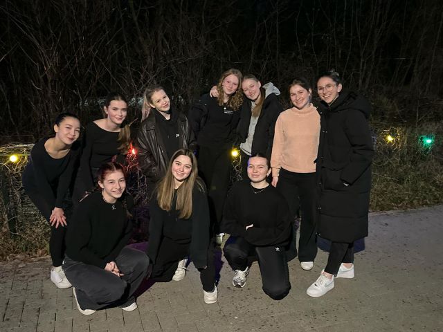 Een kleine demo gegeven op de loreate viering van Ekeren. 😍 
Trots op mijn dansers 💃🏻 
Disco / afro